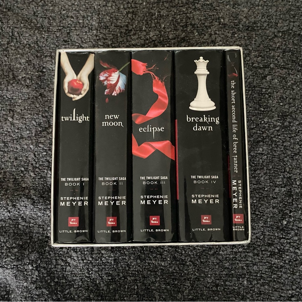 The Complete Twilight Hardcover Collection with extra book.